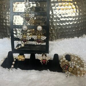 5 piece’s bee earring,neckless,2 rings and bracelet set